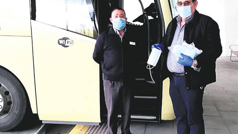 Distribución en el transporte público de alrededor de 2.250 mascarillas