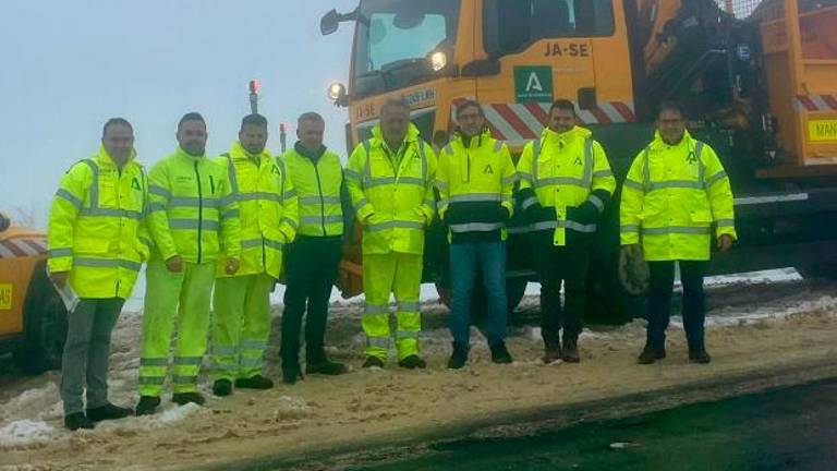 Casi 4.000 toneladas de sal en 1.272 horas de labores preventivas los días de temporal