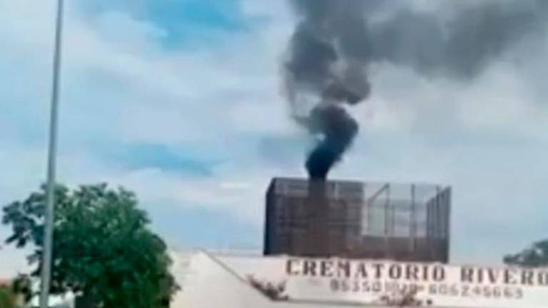 El humo y una explosión en un crematorio generan alarma