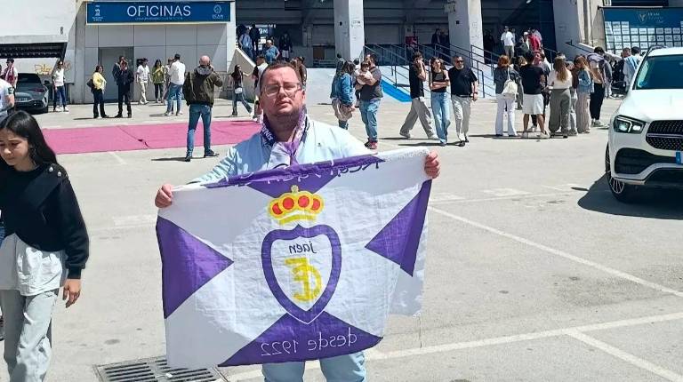 <i>Alfonso Lomas en el partido del Real Jaén contra el UCAM. / @alfonsolomass.</i>