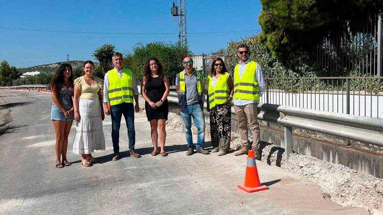 Arreglo del firme, drenaje y señalización de la JV-2044 en Escañuela