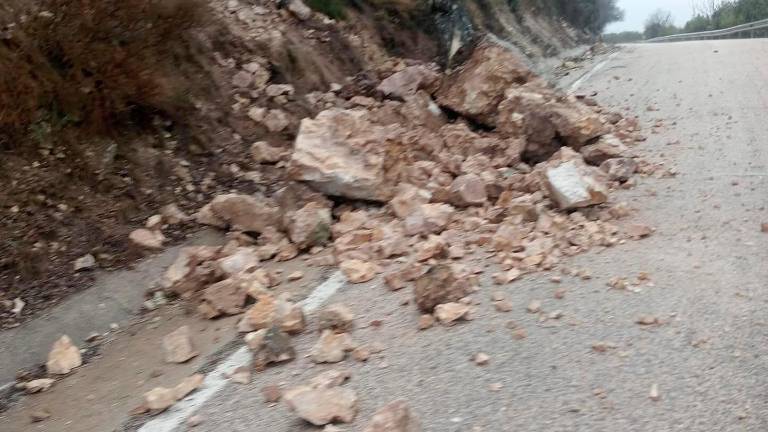 Desprendimientos en la carretera de acceso a Solera