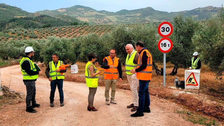 La Junta ejecuta obras en dos caminos rurales de Torres de Albanchez y Villarrodrigo
