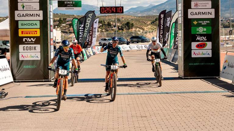 La segunda etapa de la Andalucía Bike Race pasa factura con cambio de líderes en hombres y mujeres