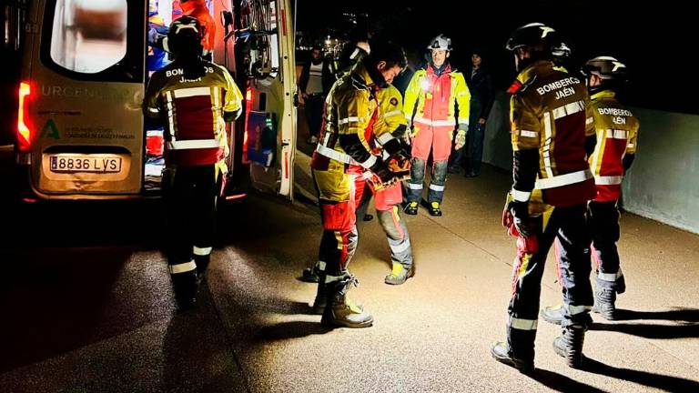 Rescatan a una persona caída junto al centro de salud de la Alameda