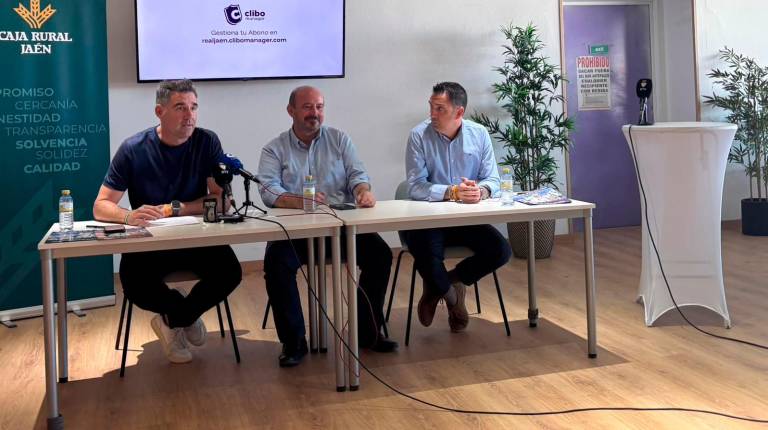 <i>Fran Anera, Sebastián Moya y Manuel Medina en la rueda de prensa. / Álex Gómez / Diario JAÉN.</i>