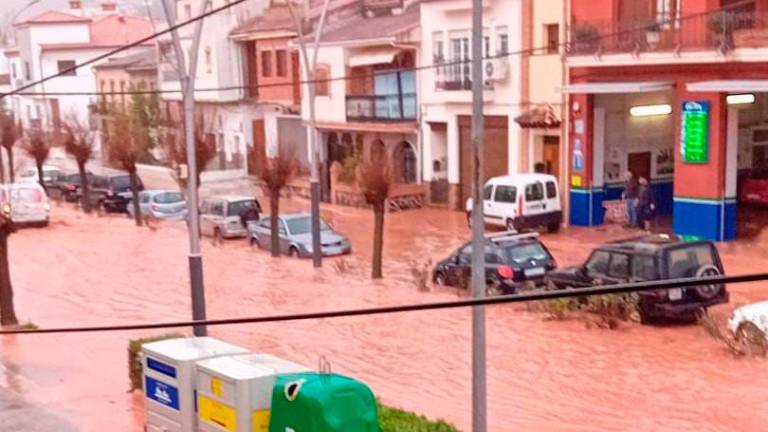 La riada pone en riesgo a La Puerta de Segura