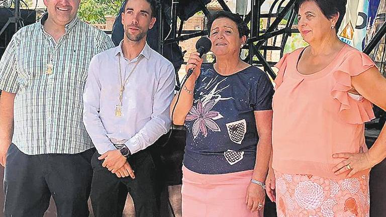 La Abuela se enseñorea de las calles de la aldea alcalaína