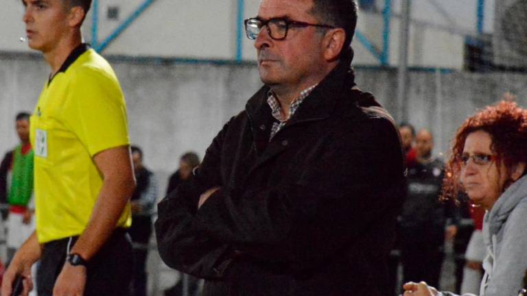 El Porcuna destituye a Fernando Campos, el técnico que lo guió a Tercera División