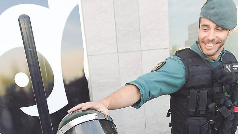 Los escolares se convierten en guardias civiles por un día