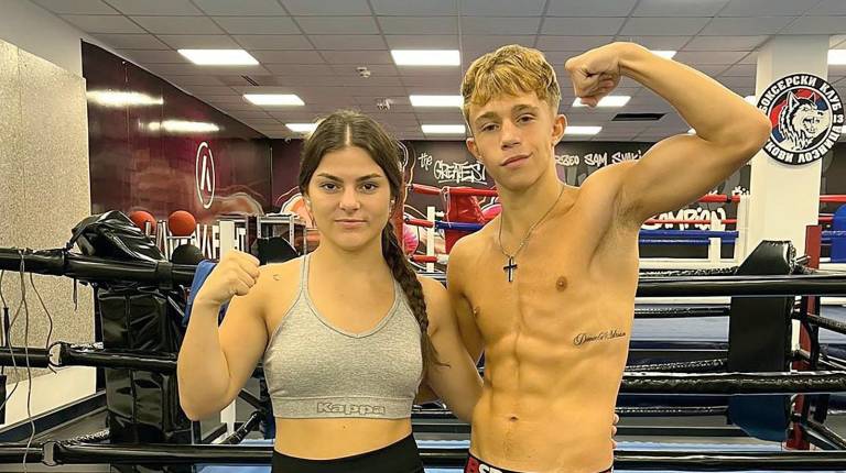 <i>Los boxeadores del Sugar Ray Cristina Peinado y Manuel Bueno, en el gimnasio.</i>