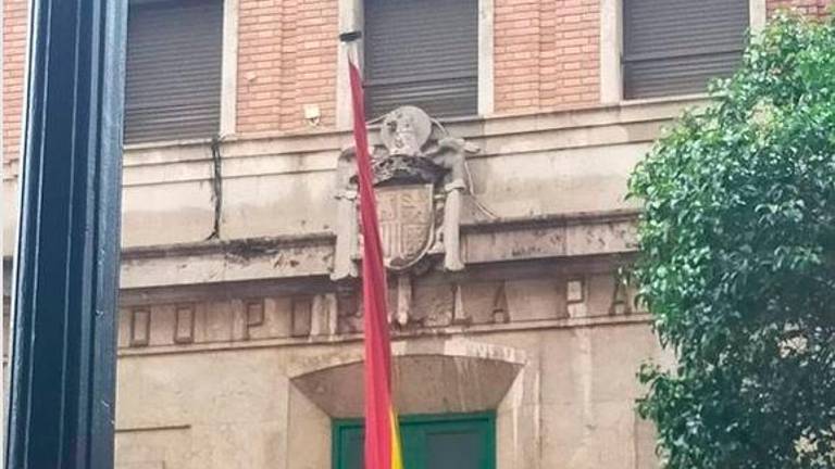 Compromís denuncia que el Gobierno mantenga vestigios franquistas en cuarteles de la Guardia Civil