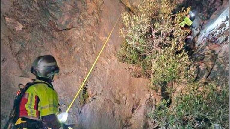 Rescatan a dos jóvenes atrapadas en una repisa de la zona de escalada de Reguchillo