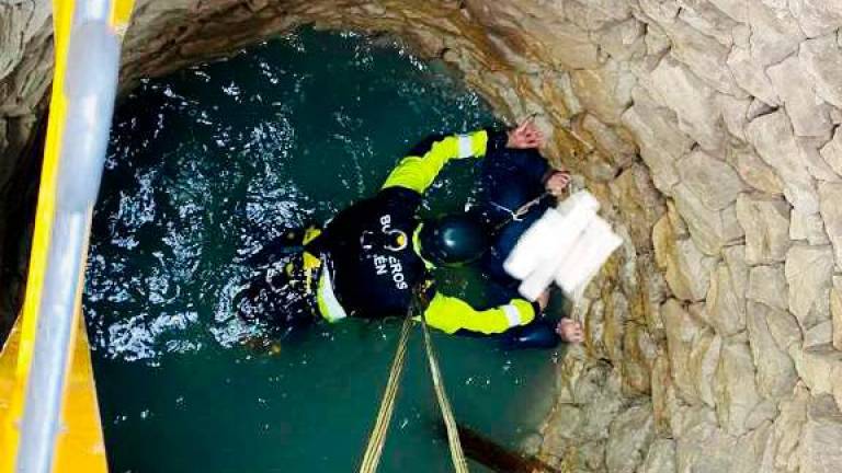 Rescatado con vida tras caer a un pozo en la pedanía de Garcíez
