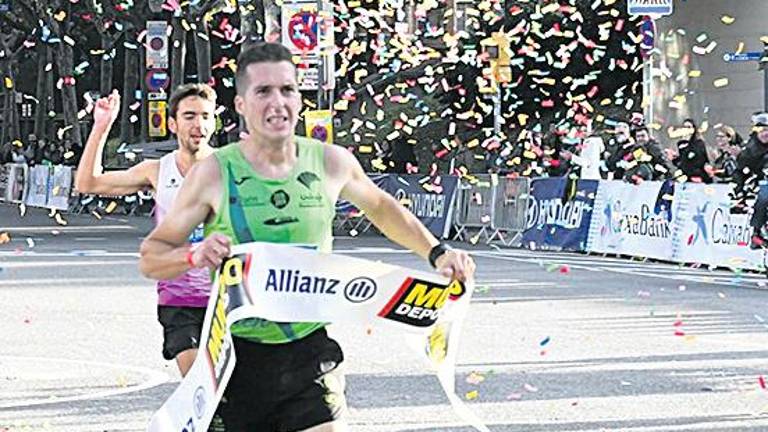 El atleta Alberto Casas triunfa en Barcelona