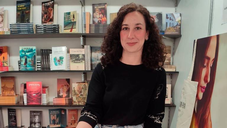 Maribel Marín publica el poemario “Epojé”, su tercer trabajo literario