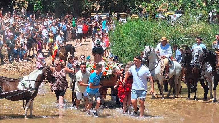 <i>Uno de los momentos de la procesión de Santiago Apóstol. / Isabel Aranda / Diario JAÉN.</i>