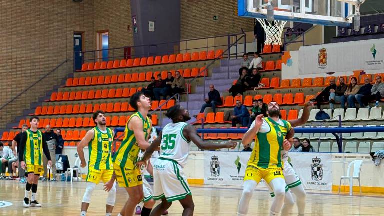 El Jaén FS vence al CB Andújar para seguir al frente de la tabla (101-80)
