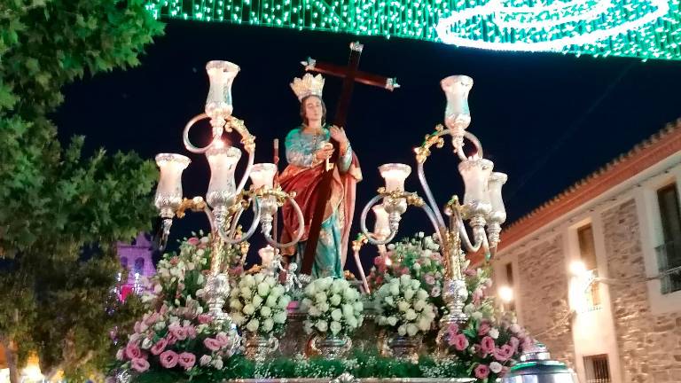 VÍDEO: grandes momentos de la procesión de Santa Elena