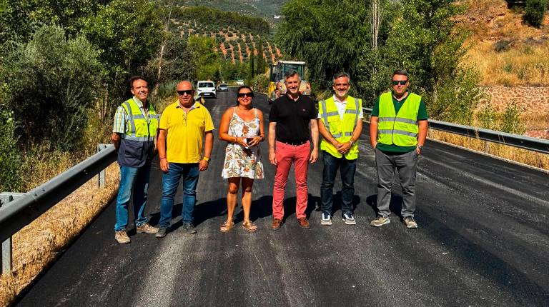 <i>El diputado de Infraestructuras Municipales, José Luis Agea, visita las obras. / Diputación de Jaén.</i>
