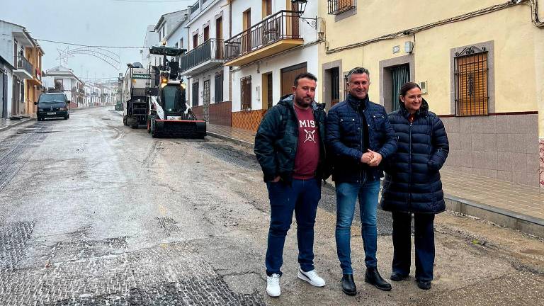 Lahiguera mejora la calle y las redes de abastecimiento en Jacinto Benavente