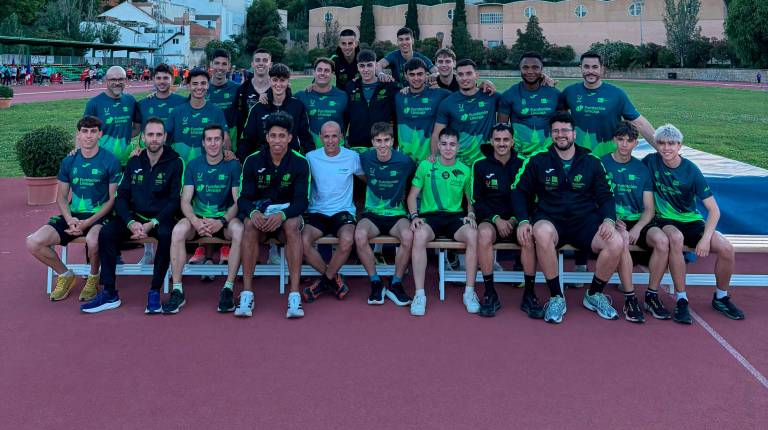 <i>Equipo masculino del Unicaha que compitió en Jaén.</i>