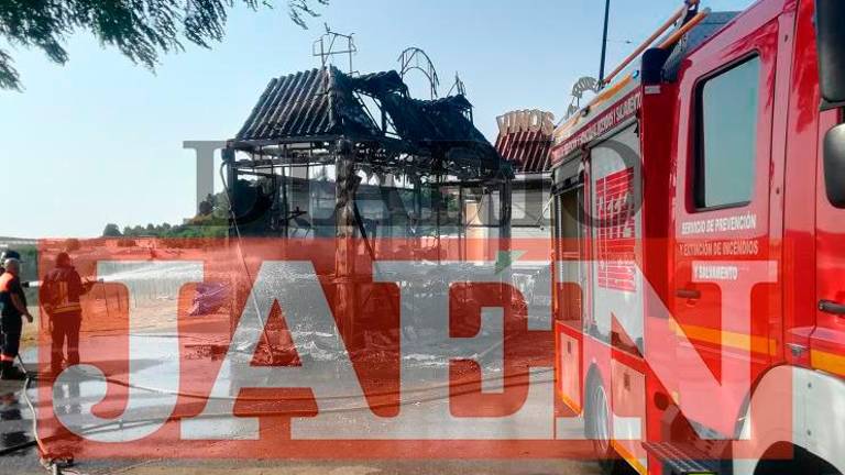 Arde una caseta de feria en Baeza que no deja heridos