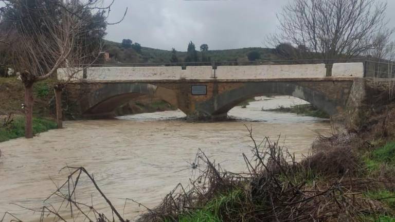El agua rezuma en Alcalá la Real por los reiterados temporales