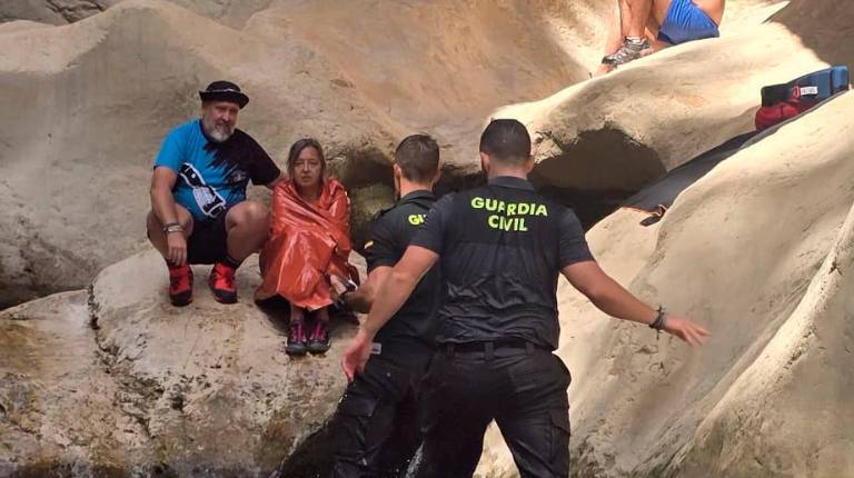 Rescatan a una mujer en la zona de Los Cañones