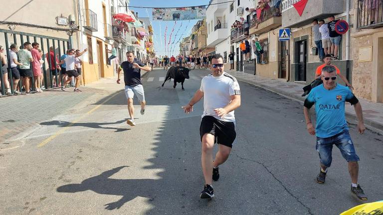 Quiebros y recortes para dar comienzo a la feria castellariega