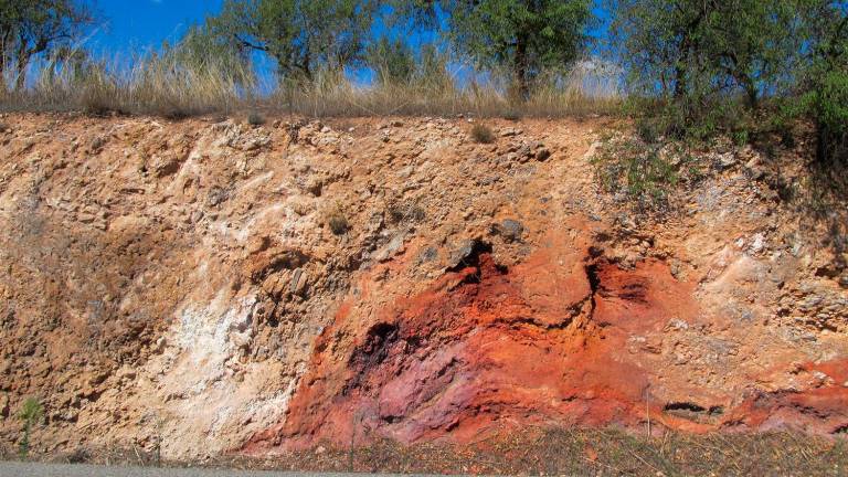 Hallan una cordillera rocosa con cinco millones de años