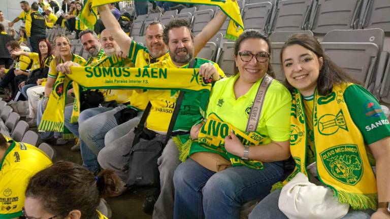 Una marea amarilla que celebra a lo grande el triunfo del Jaén Paraíso Interior