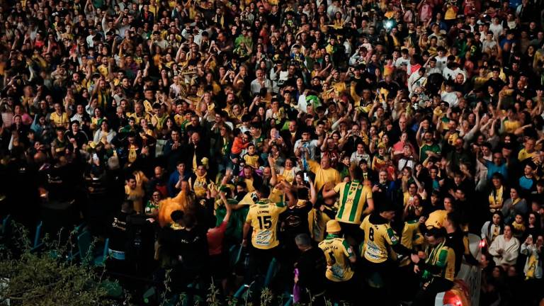 Jaén Paraíso Interior: Los campeones de la Copa de España trasladan la fiesta al salón de plenos del Ayuntamiento