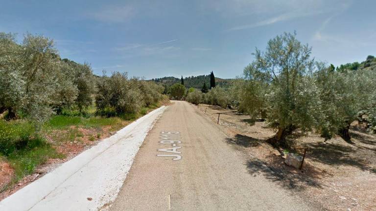 Muere un hombre tras salirse su vehículo de la vía en Arroyo del Ojanco