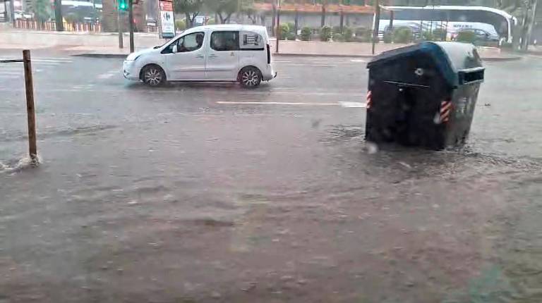 Una media de veinte litros por metro cuadrado y 110 incidencias, cortes eléctricos y anegaciones en Jaén