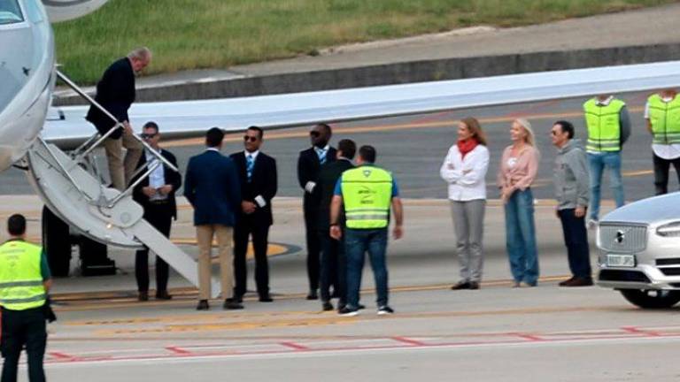El rey Juan Carlos I aterriza en Vigo tras casi dos años fuera de España