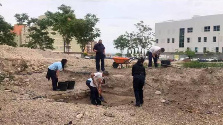El Ayuntamiento incorpora seis peones arqueológicos al yacimiento de Marroquíes Bajos