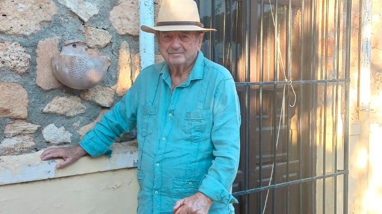 <i>Pedro Montañés Escobar en su domicilio en Alcalá la Real. </i>