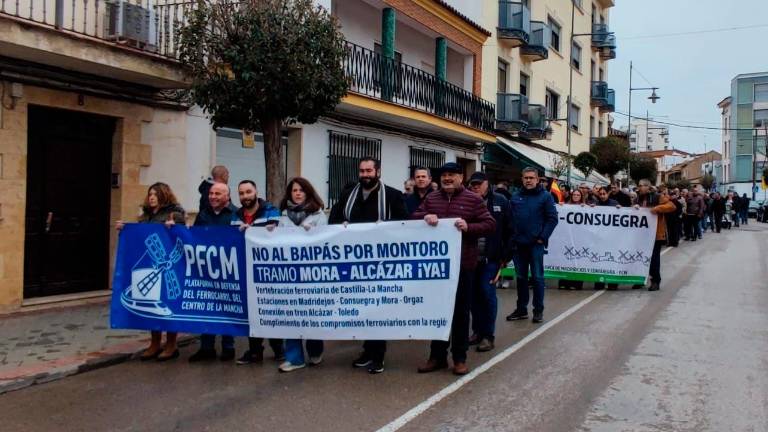 Más de mil personas salen a la calle contra el baipás de Montoro en Alcázar de San Juan