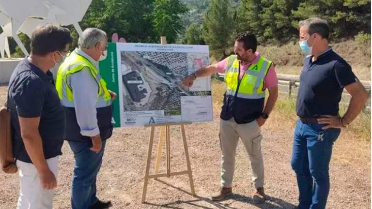 La Junta destinará 614.000 euros a construir una rotonda en la A-319 y un parking junto al Chare de Cazorla