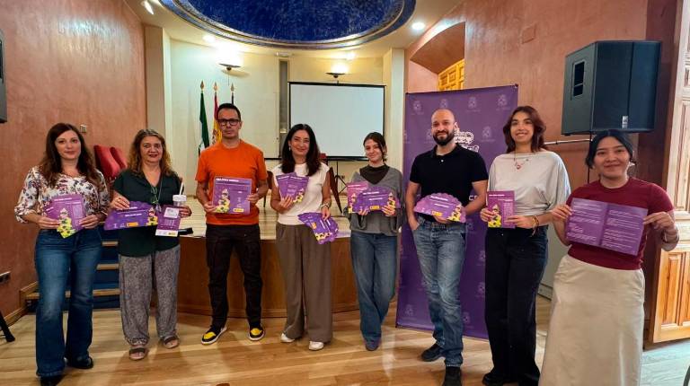 <i>Presentación del Punto Violeta para la Feria de San Lucas. / Ayuntamiento de Jaén.</i>
