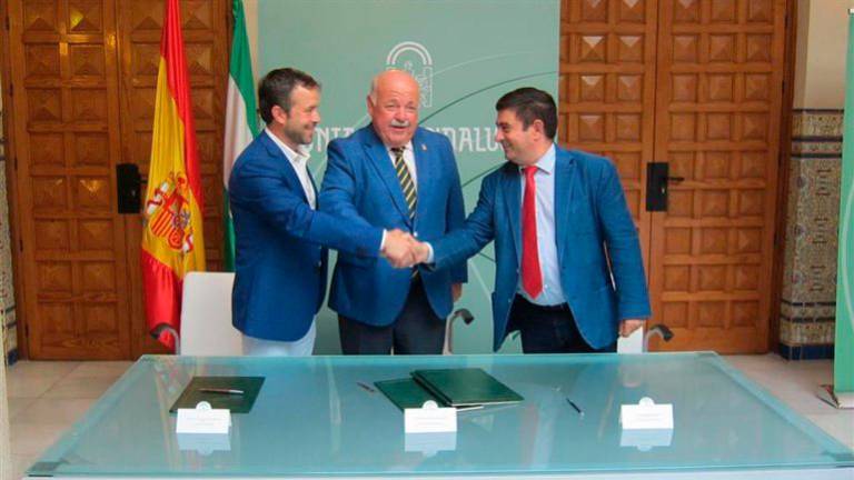Junta, Diputación y Ayuntamiento firman el protocolo para la cesión de los terrenos de la Ciudad Sanitaria