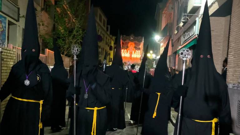 “El Abuelo” regresa al Camarín: las mejores imágenes de su recorrido de Viernes Santo