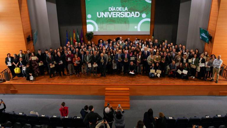 La Universidad de Jaén conmemora su día grande reivindicando orgullo y financiación justa