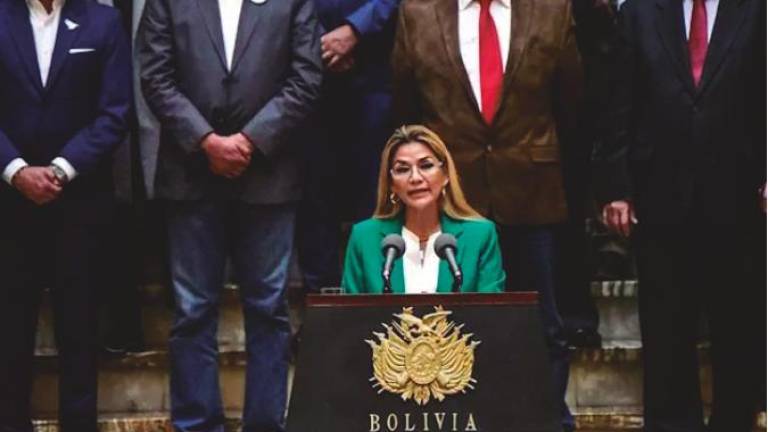 El Gobierno interino de Bolivia rompe relaciones diplomáticas con Cuba