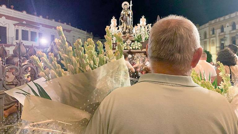 Así procesionó San Roque por las calles de Arjonilla