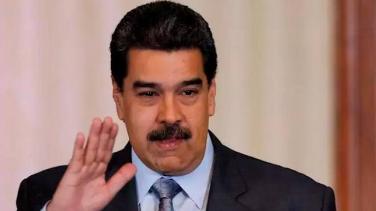 Maduro ordena investigar un accidente de avión en el que murieron dos militares