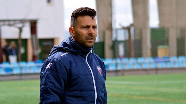 Javier Vilaseca, técnico linarense del Maracena. / Javier Palma.
