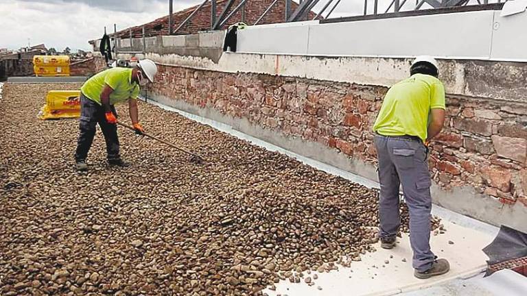 Reanudada la adecuación del Teatro Cine Carlos III de La Carolina