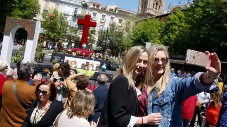 Granada prepara un Día de la Cruz con alternativas a las cruces tradicionales